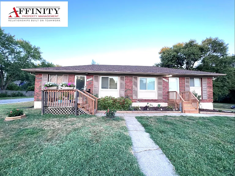 515 NE Corder St #A — Photo 3