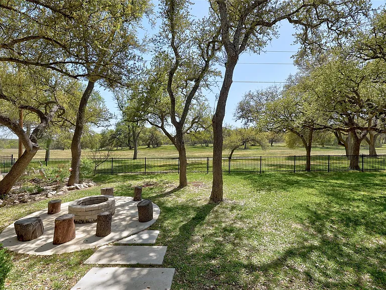 11532 Spicewood Pkwy — Photo 17