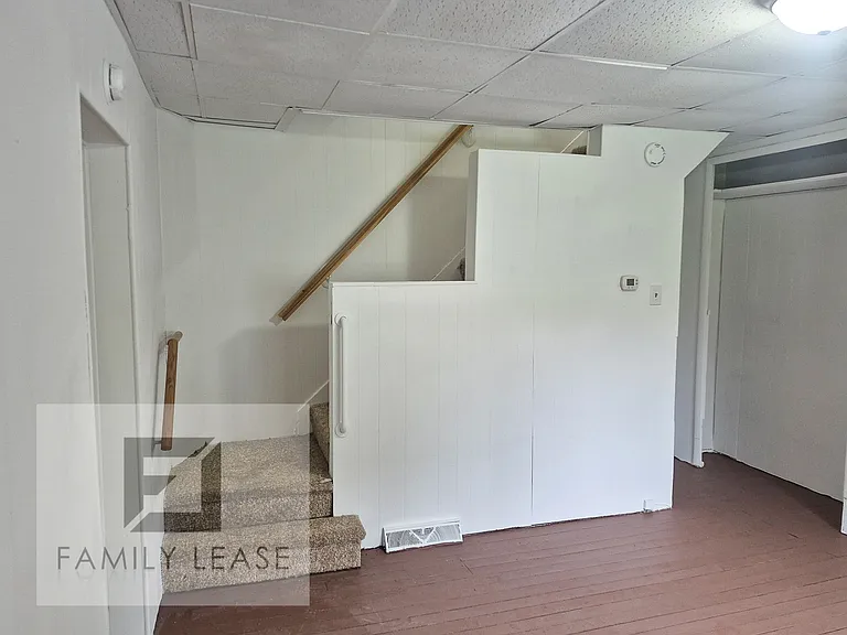 806 Morton St — Photo 8