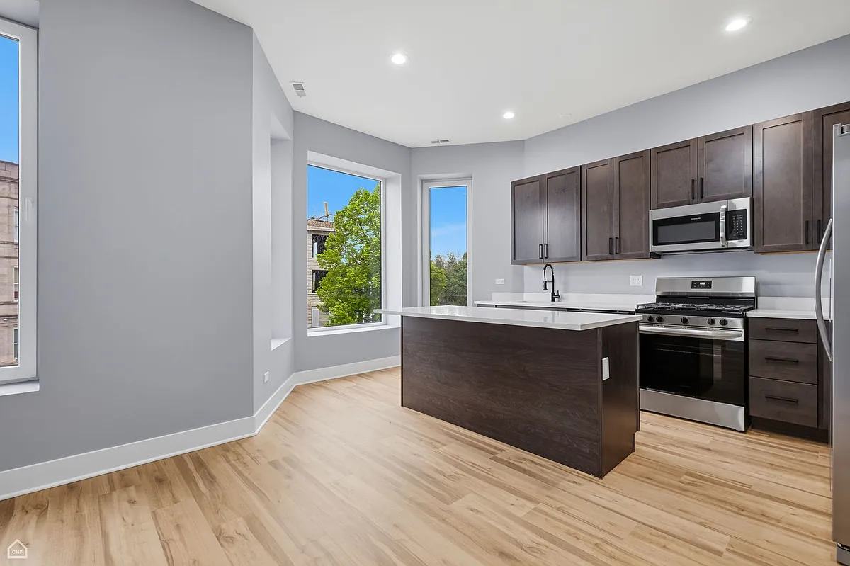 Building Photo - 1544 S Sawyer Ave #2