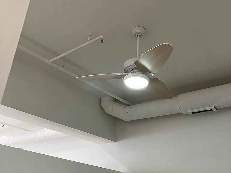 ceiling fan bedroom/office