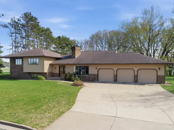 2932 Plum Tree Circle N, Menomonie, WI 54751
