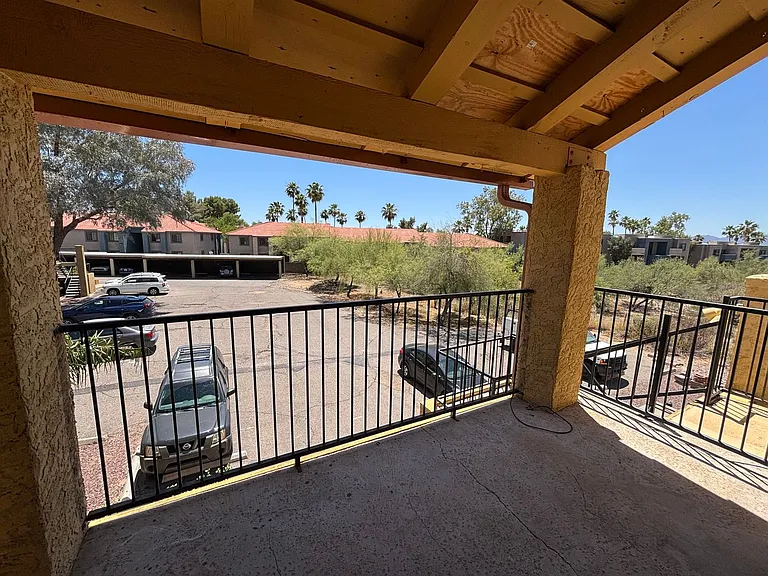 8267 N Oracle Rd #239 — Photo 7