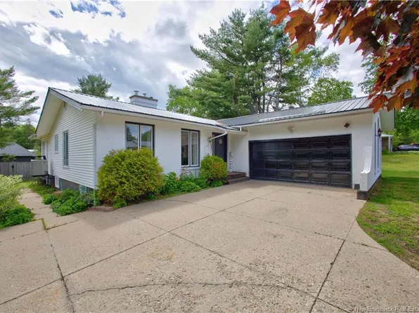 148 Sunrise Dr, Miramichi, NB E1V 6Z9
