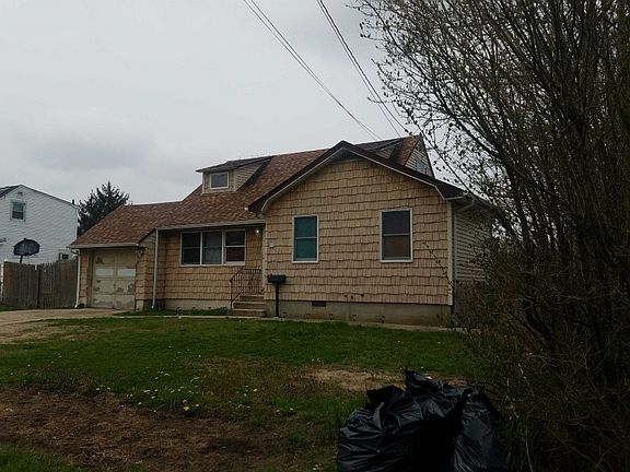 3rd image of 148 Westwood Dr