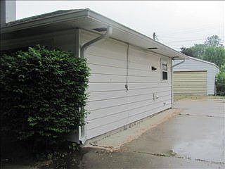 2nd image of 2737 Medford St
