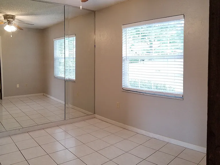 3908 SE 10th Ln — Photo 7