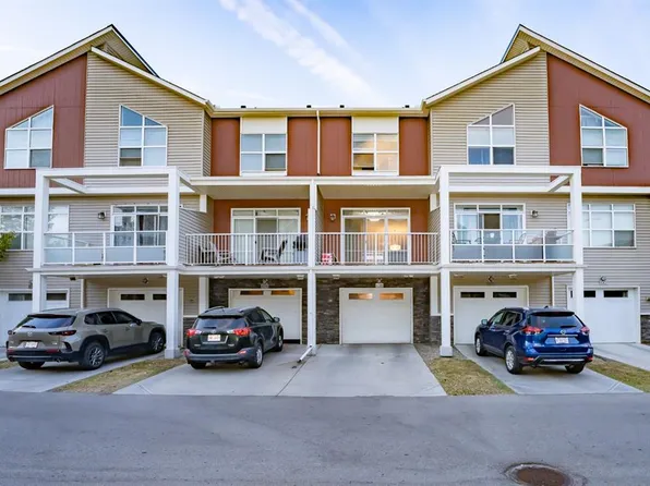 638 N Redstone Vw NE, Calgary, AB T3N 0M9