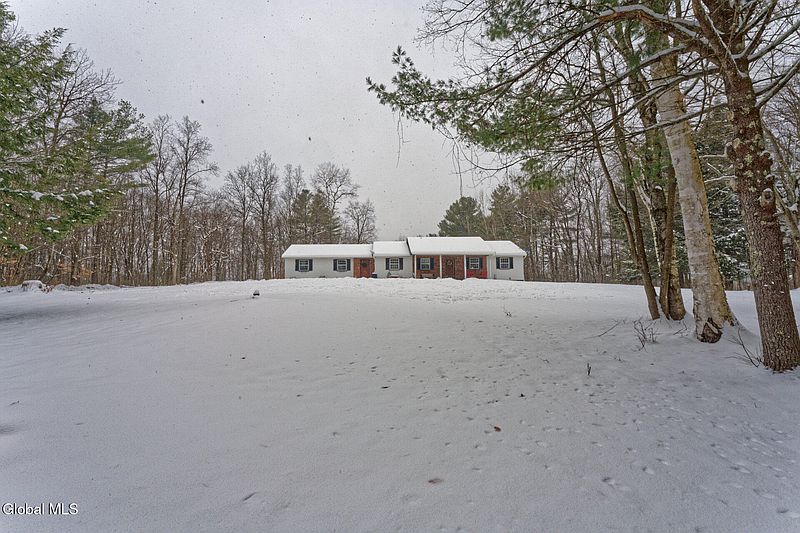 5th image of 35 Pinewood Way