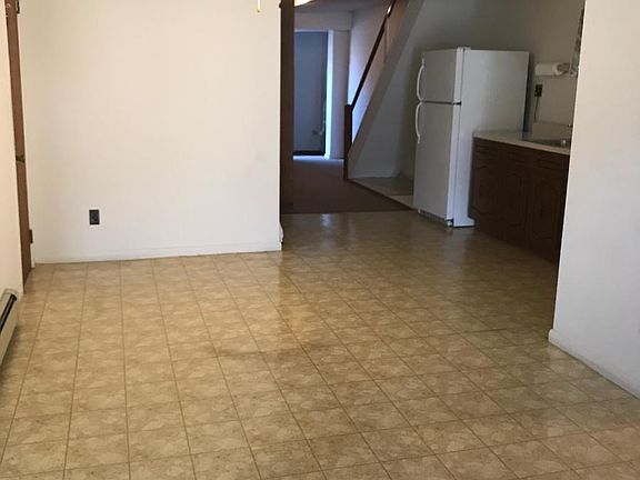 4th image of 3671 E Tremont Ave #1