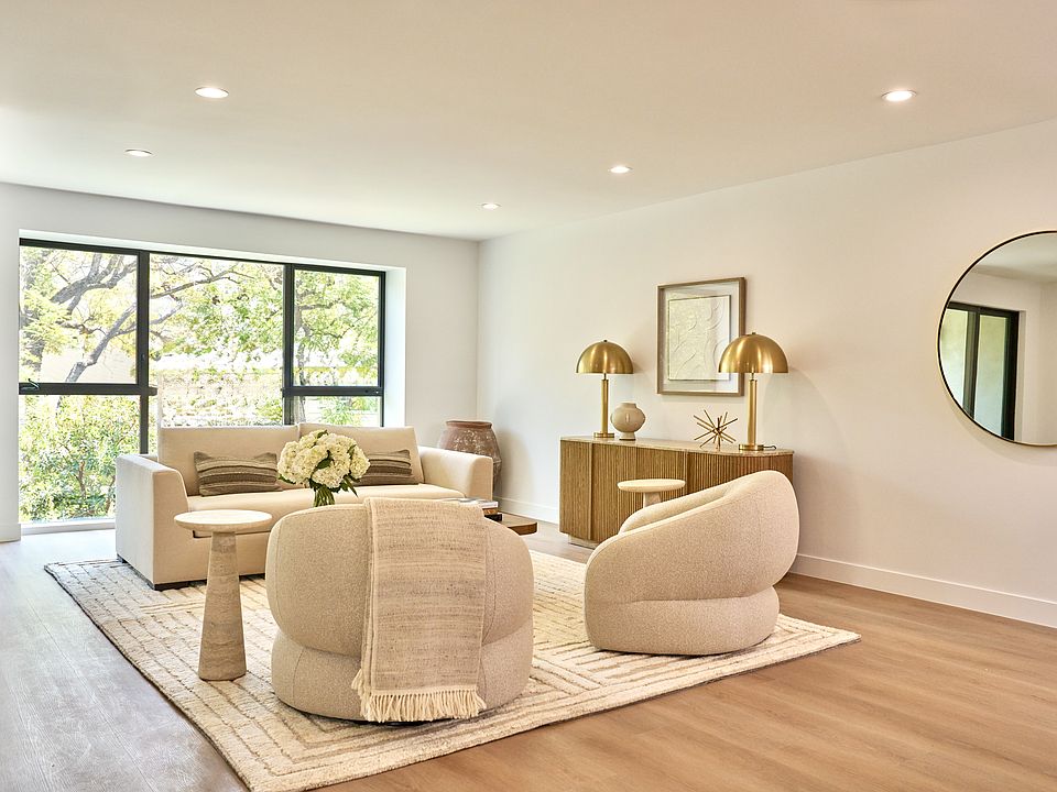 1st image of 333 N Palm Dr #304