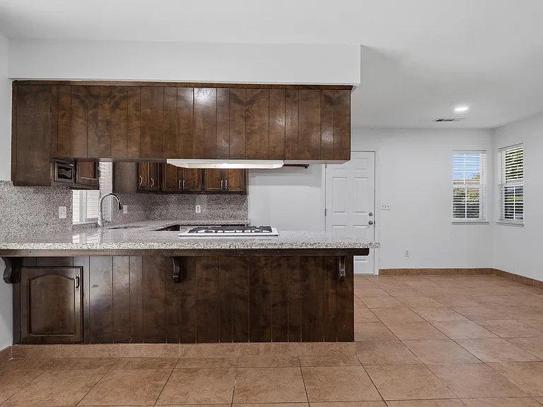 1684 E Walnut Ave — Photo 15
