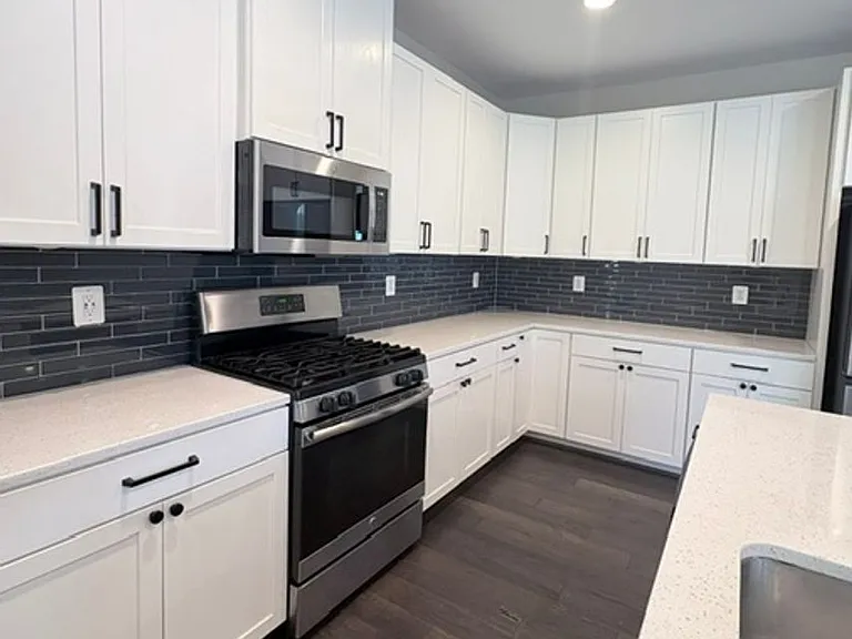22110 Fulmer Ave — Photo 13