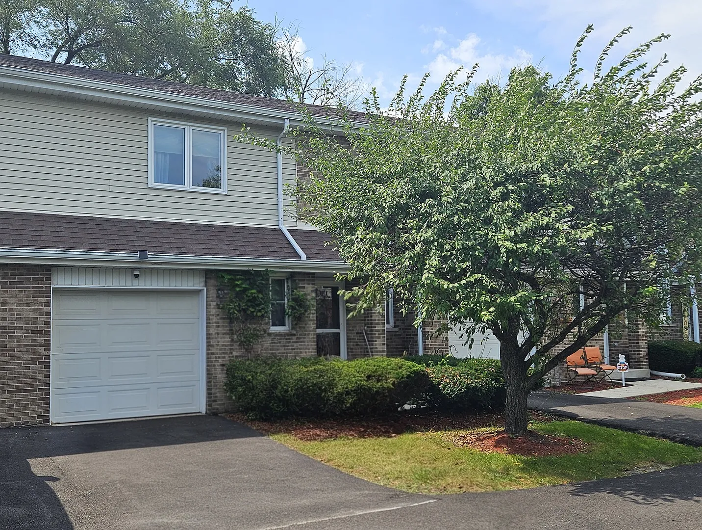 2 bed, 1.5 bath, 1668 sqft, $2,400 — Photo 1