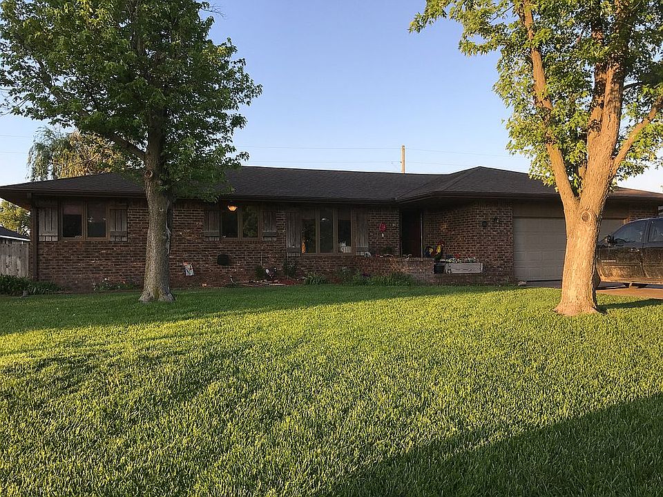 1st image of 303 E Forest Ave