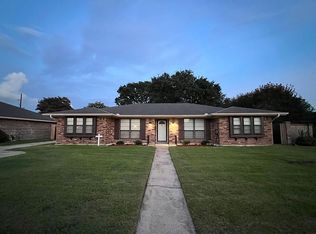 2715 Elizabeth St, Port Neches, TX 77651