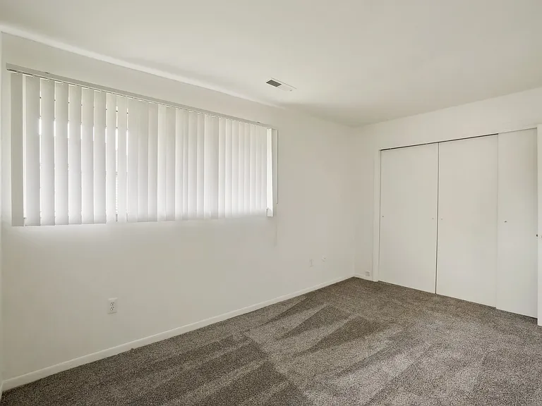 Kimberly Club Apartments — Photo 56