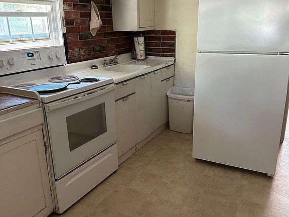 5th image of 2120 Pine St