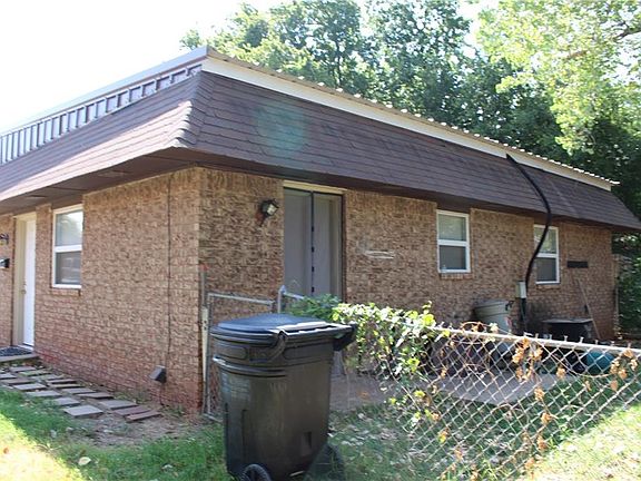 5th image of 140 NE 12th St