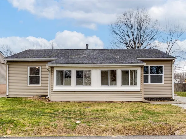 387 Harcourt Rd, Vermilion, OH 44089