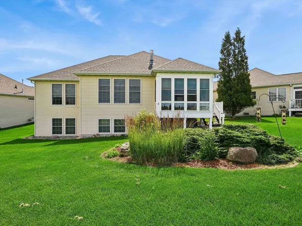 156 Augusta Cir, Waverly, IA 50677