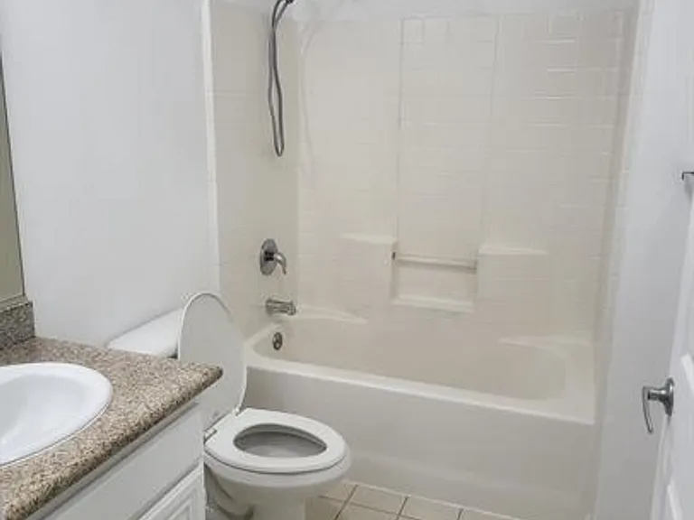 600 Hosking Ave #30 — Photo 7