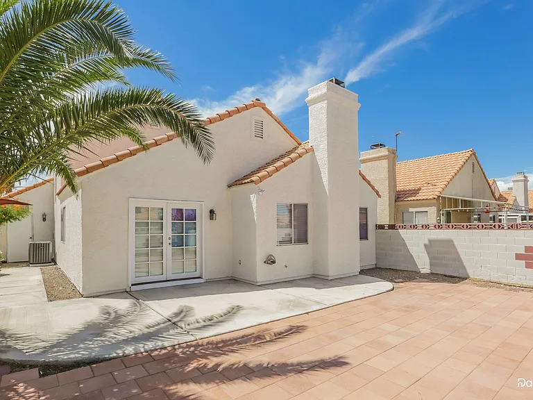 220 Coconut Grove Ct — Photo 15