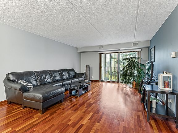 4th image of 4106 N Narragansett Ave