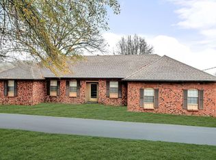2 Portsmouth Ln, Bella Vista, AR 72715