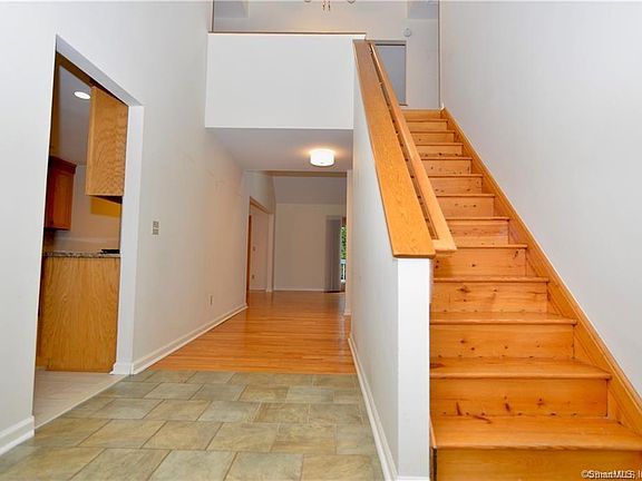 3rd image of 35 Homestead Rd