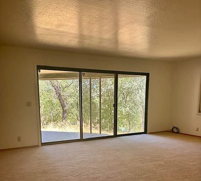 1900 Meadowbrook Dr — Photo 17