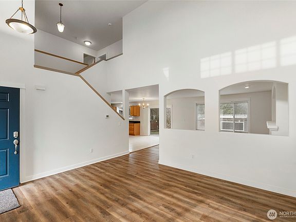 5th image of 11913 126th Street Ct E