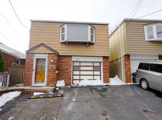 157 Weigands Ln, Secaucus, NJ 07094