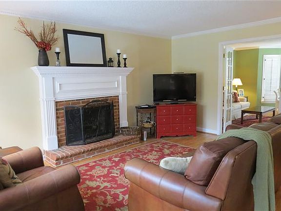 4th image of 1125 Chestnut Hill Cir