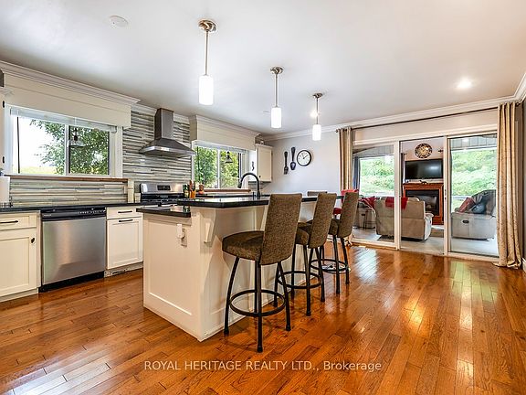 5th image of 601 Clouston Rd