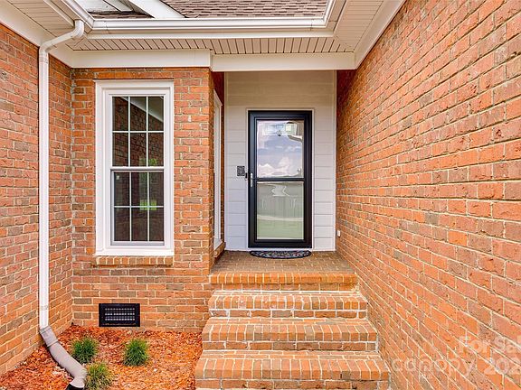 4th image of 309 Breckenridge Pl