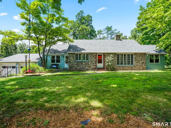 27 Bevin Boulevard, East Hampton, CT 06424