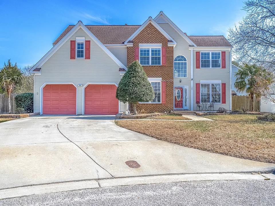 305 Hidden Falls Ct