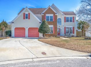 305 Hidden Falls Ct, Chesapeake, VA 23320