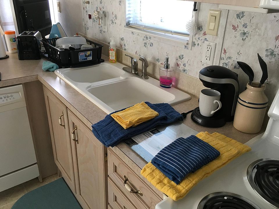 1st image of 69 Nettles Blvd #69