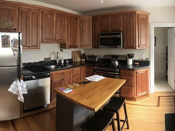 3rd image of 25-27 Cushing St #25-1