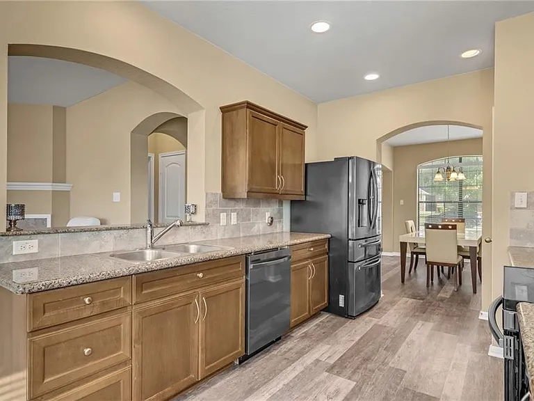 3418 Castleton Dr — Photo 15