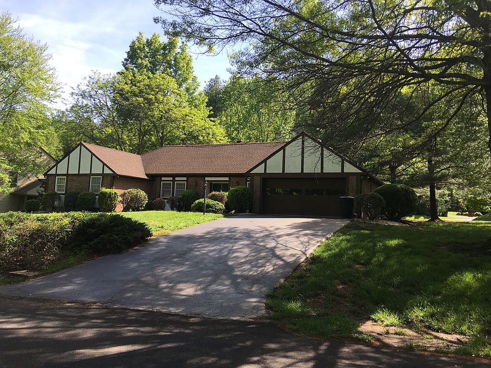 1st image of 6403 Hidden Valley Dr