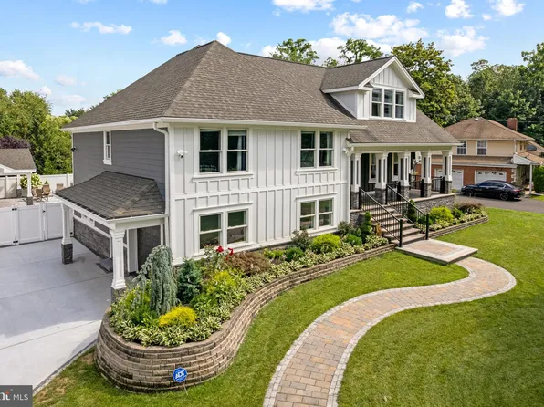 62 Sussex Dr, Cinnaminson, NJ 08077