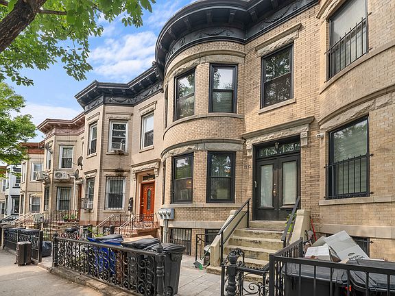 3rd image of 1313 Sterling Pl