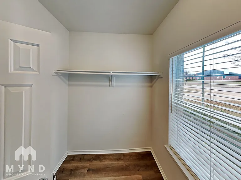 307 Susan Way — Photo 24