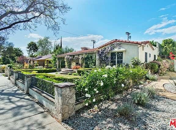 3rd image of 10979 Ayres Ave