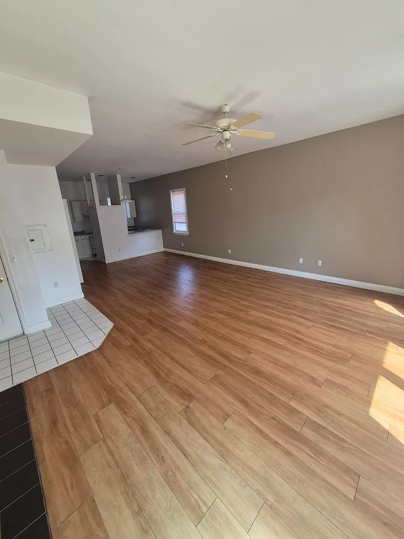 162 Park St - Upper Front — Photo 1