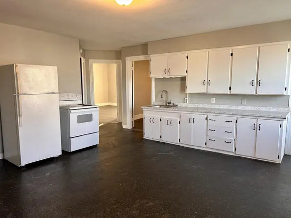 77 Birch St #3, Lewiston, ME 04240