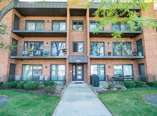 8465 W Lawrence Ave APT 2B, Chicago, IL 60656